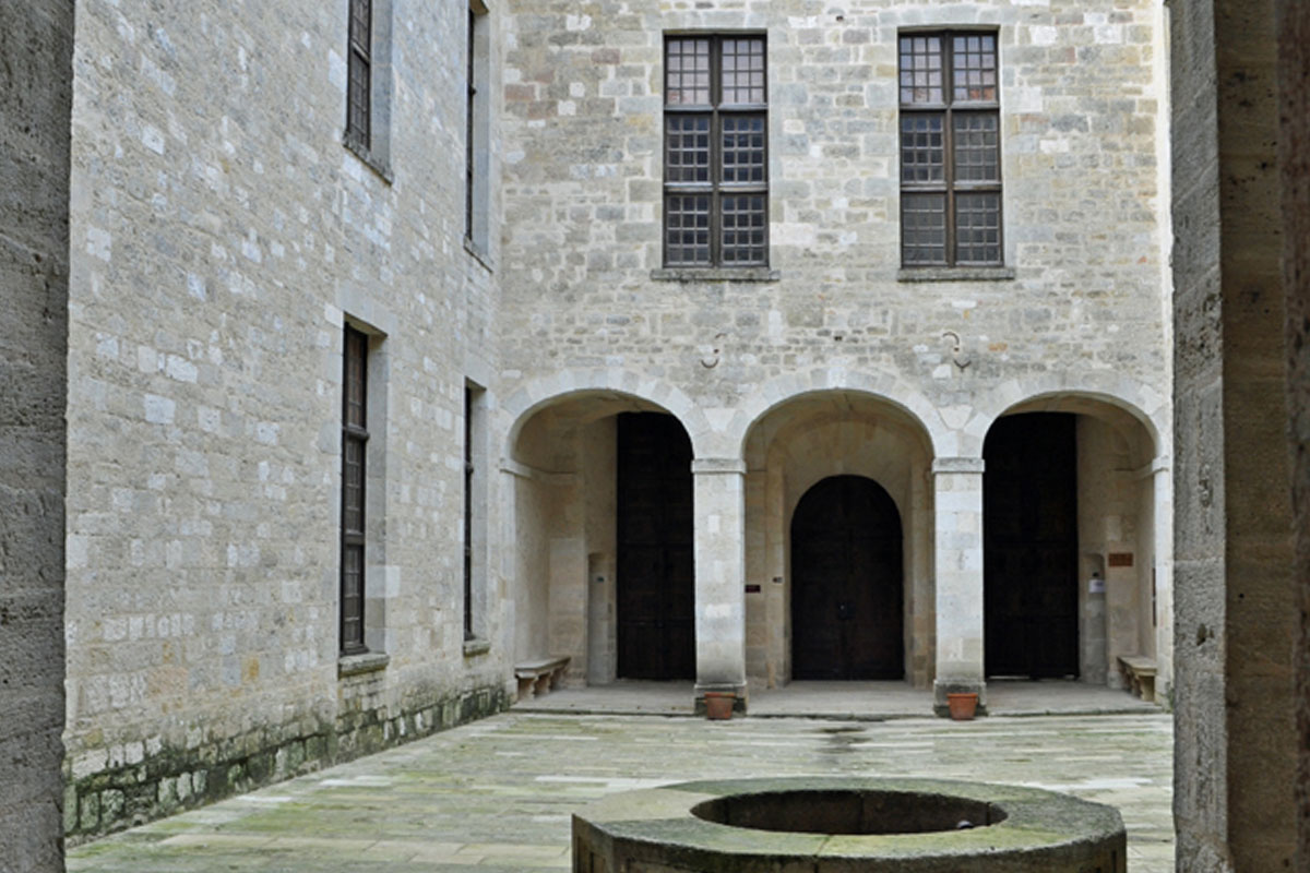 Château de Duras - Cour interieure